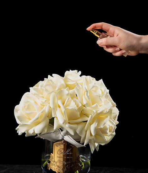 Большой букет роз цвета шампань, Cote Noire