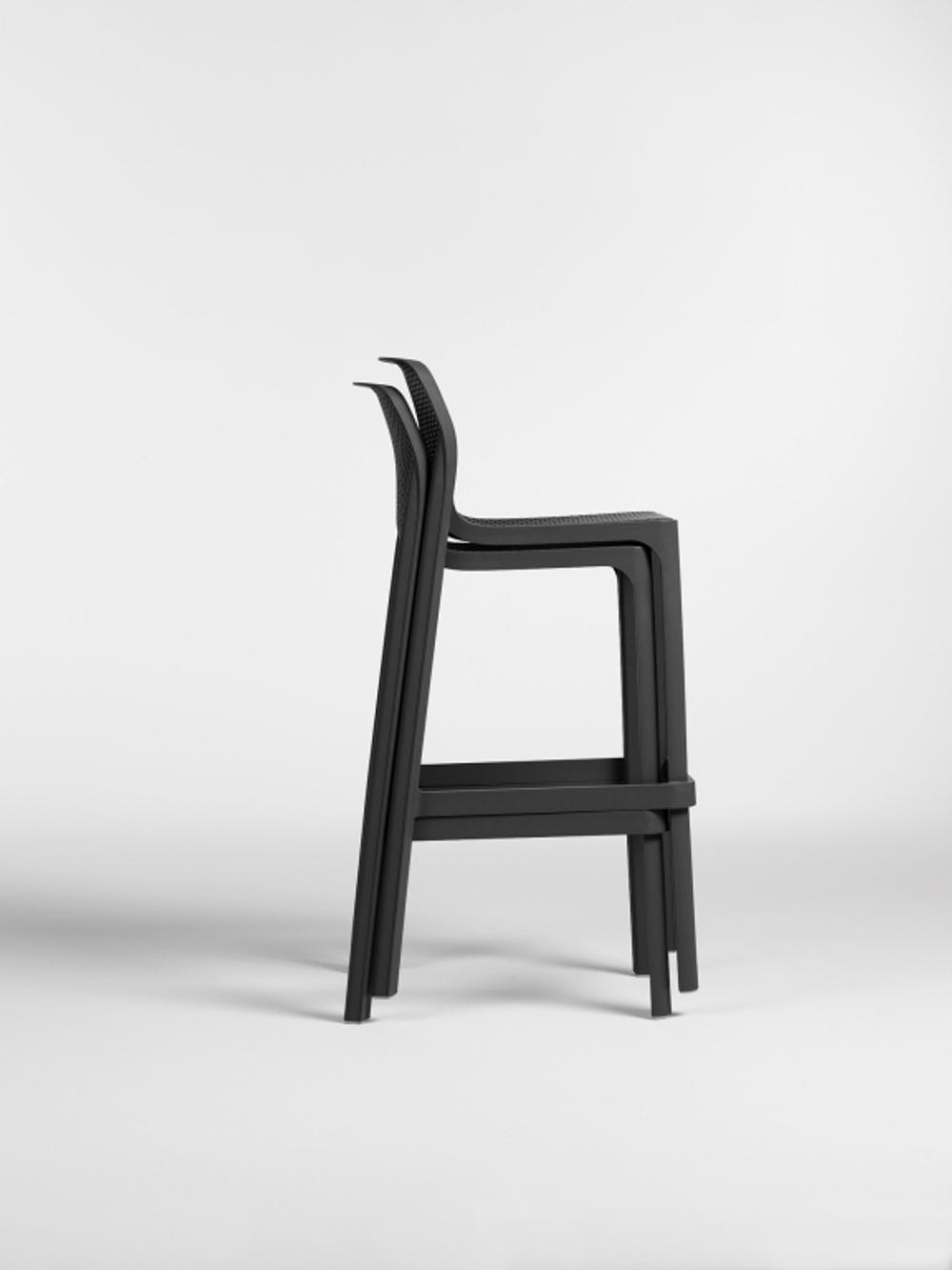 Стул пластиковый полубарный Net Stool Mini