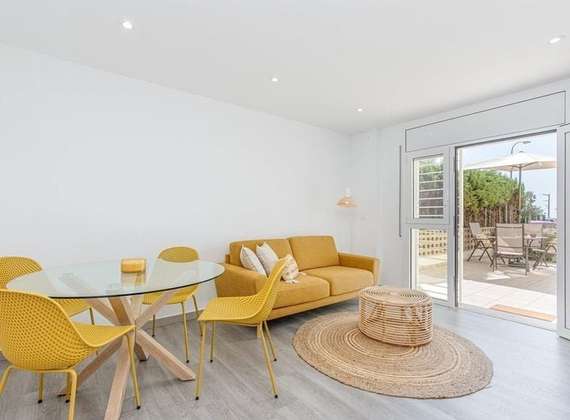 Стол Argo Ø120 см, стеклянная столешница, светлые ножки