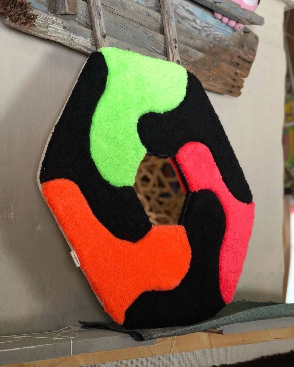 Купить Коврик-зеркало Plushedelica Отражение Коврик-зеркало Plushedelica Отражение