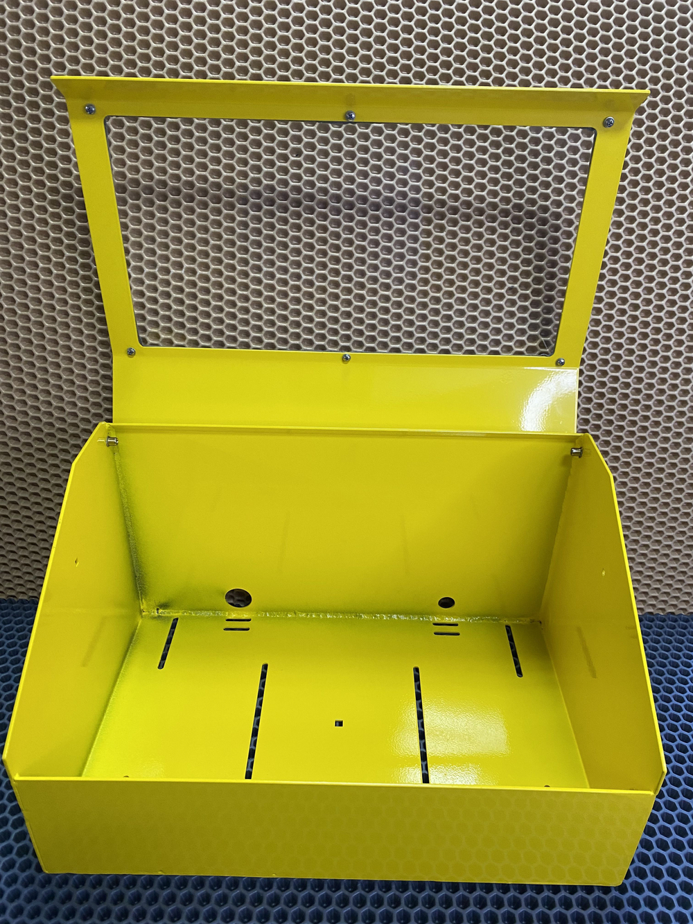 Защитный ящик для эхолота