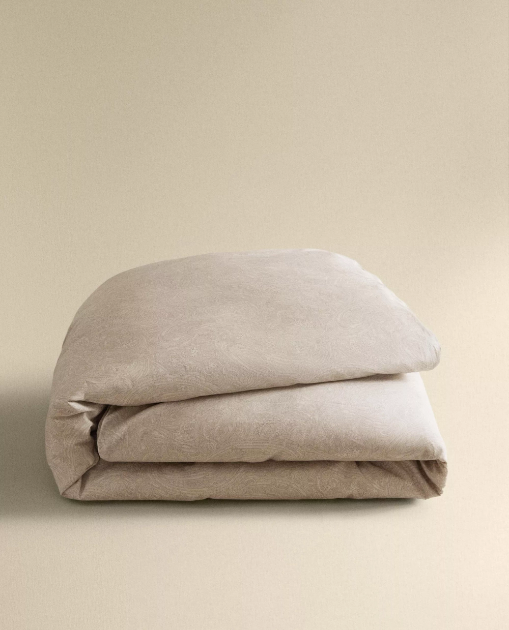 ZARA HOME ПОДОДЕЯЛЬНИК ИЗ САТИНА С УЗОРОМ ПЕЙСЛИ, СЕРЫЙ