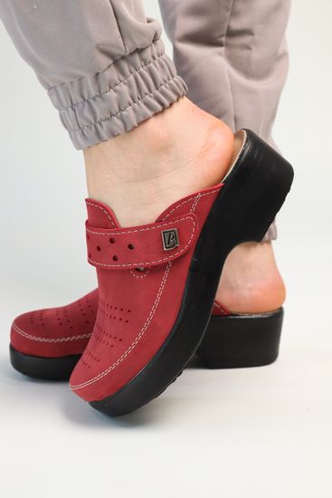 501 | "Natasa" | Бордовые женские медицинские сабо с закрытым носом