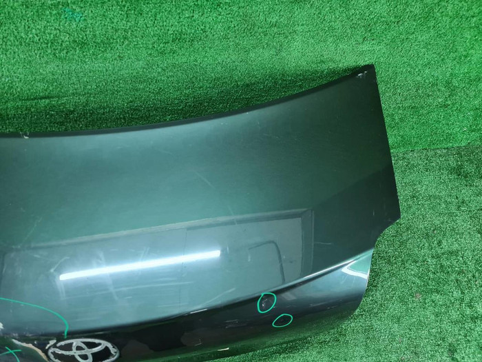 Крышка багажника Toyota Avensis 2 2003-2009 седан