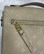 Бежевая кожаная сумка Pochette Metis Louis Vuitton