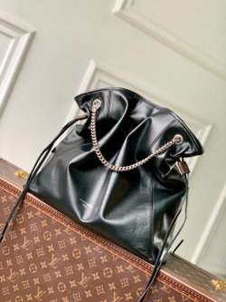 Louis Vuitton Off Duty Vibe MM
