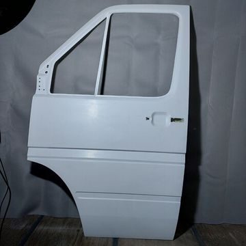 Дверь стеклопластиковая передняя левая (водительская) для Volkswagen LT