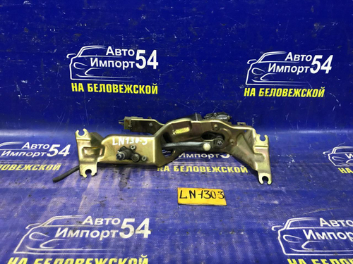 Моторчик заднего дворника TOYOTA HILUX SURF 1992