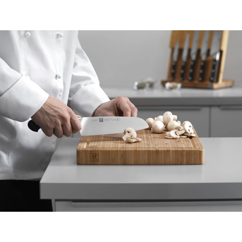 Zwilling Нож Pro 18 см Santoku