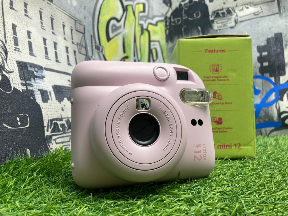 FujiFilm Instax Mini 12