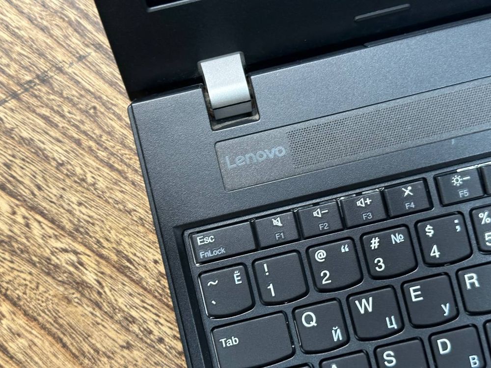 15.6" Ноутбук Lenovo Thinkpad E570 (1920x1080, Intel Core i5-7200U, RAM 8ГБ, SSD 256ГБ, NVIDIA GeForce 940MX, Win 10 Pro)