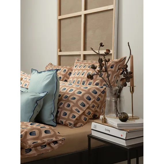 Комплект постельного белья полутораспальный из сатина бежево-розового цвета с принтом "Blossom Time", Cuts&Pieces