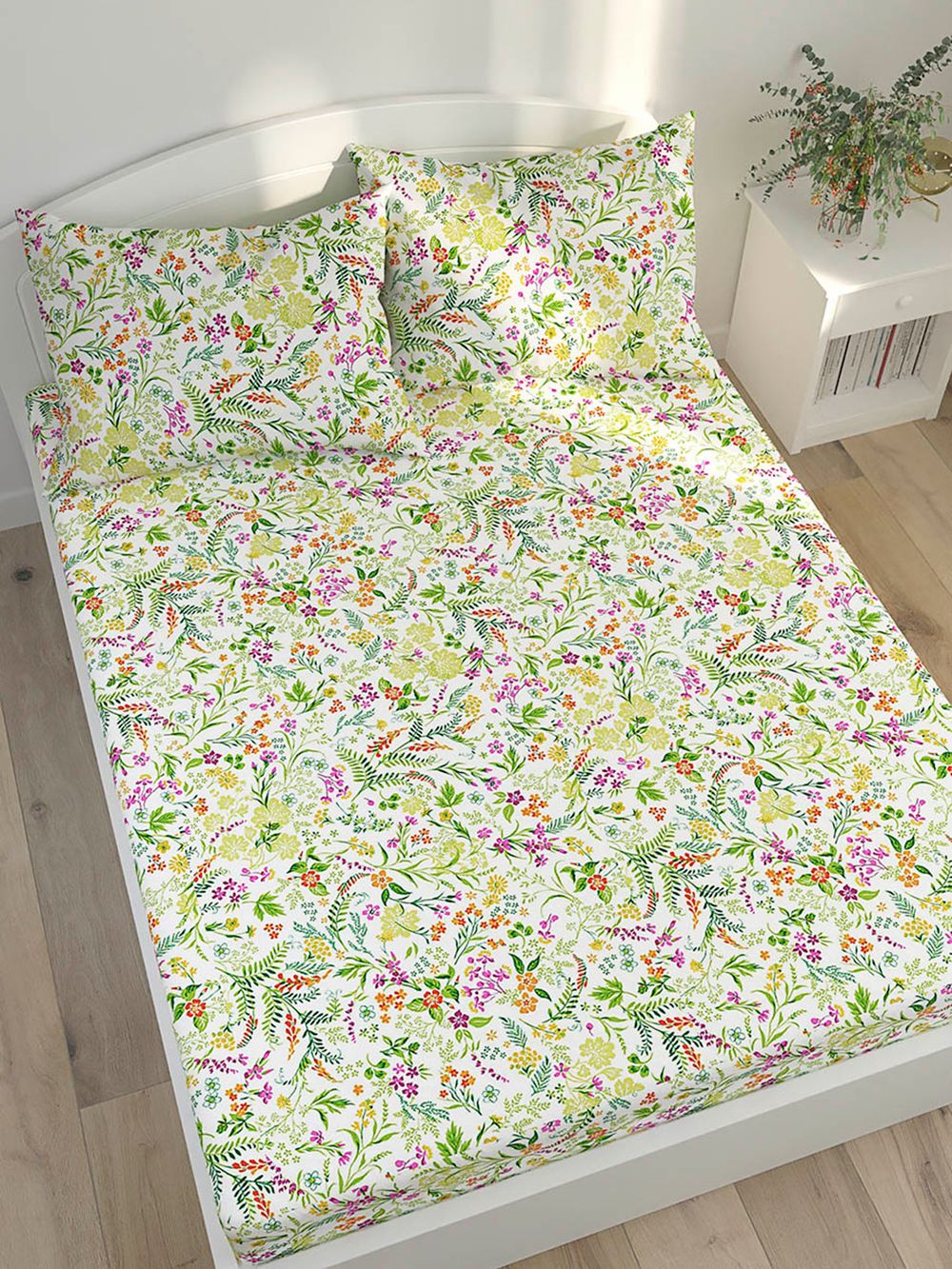 Постельное белье Сказка "Полевые цветы" 1,5-сп   наволочка 50х70 1шт Простынь на резинке 90х200 см  Пододеяльник 145х215 см
