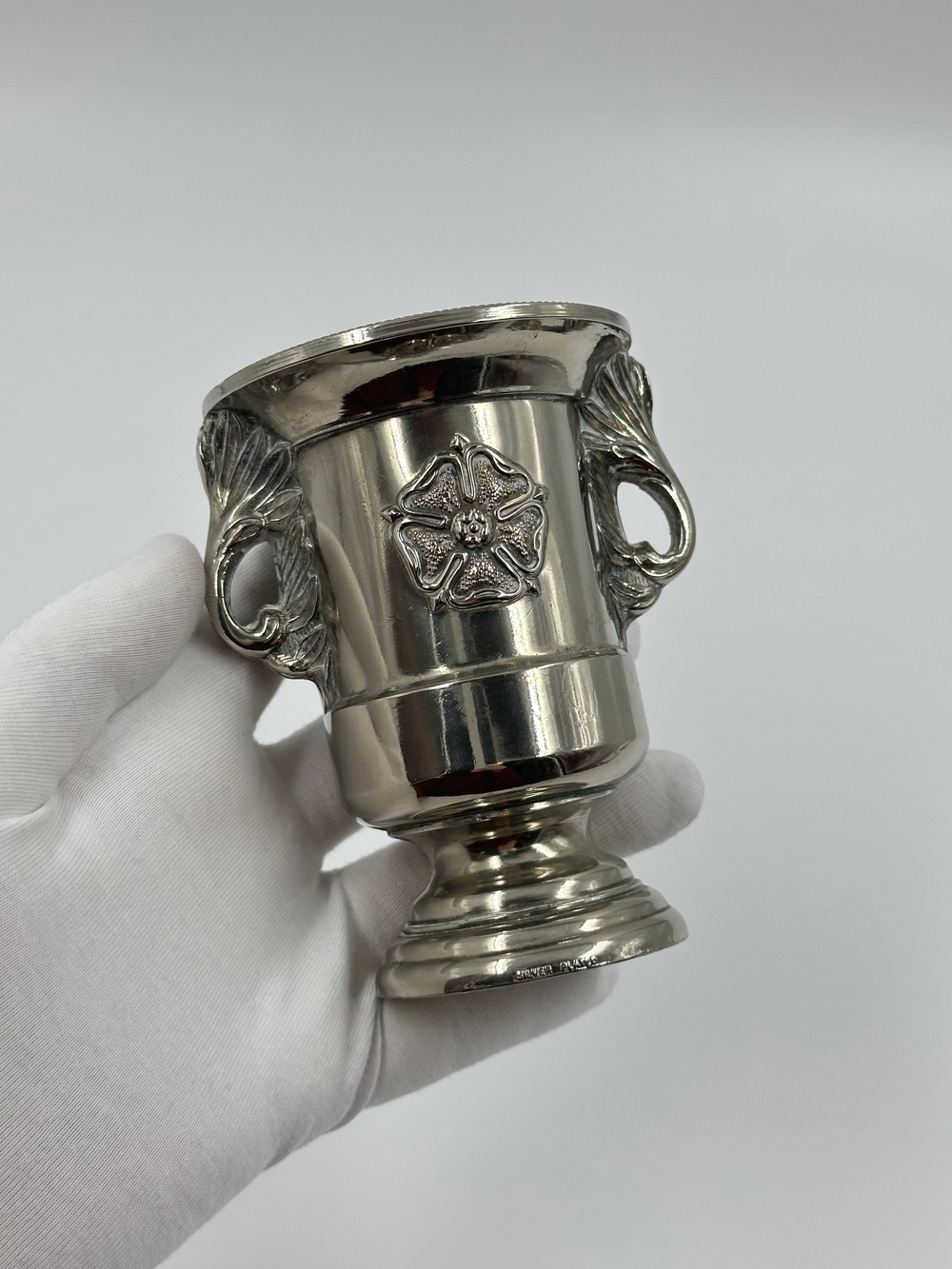 Ваза посеребренная Grenadier