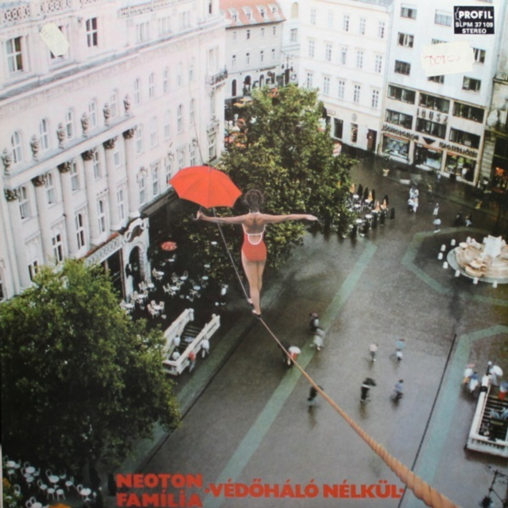 Neoton Fam?lia / V?d?h?l? N?lk?l (LP)
