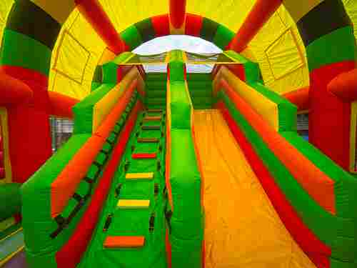 Коммерческий надувной батут «Зверята 2» с крышей, 10х6х6 м