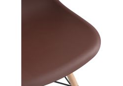 Пластиковый стул Eames PC-015 brown