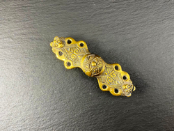 Фибула. Бирка 9-10 в. (равноплечная)