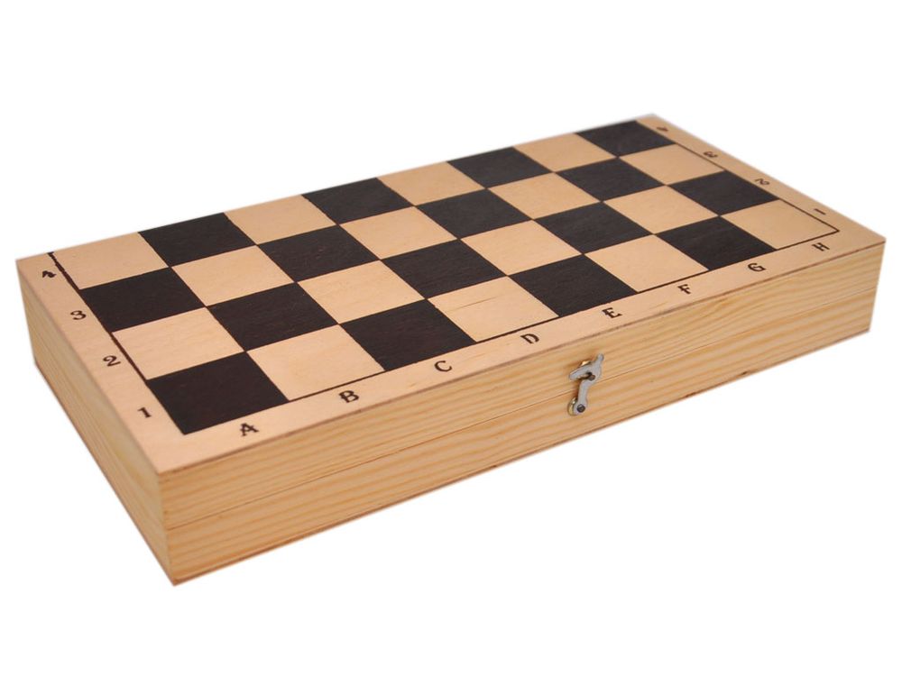 Шахматы  лакированные с доской 290 мм*145мм*40мм. Производство: Россия.