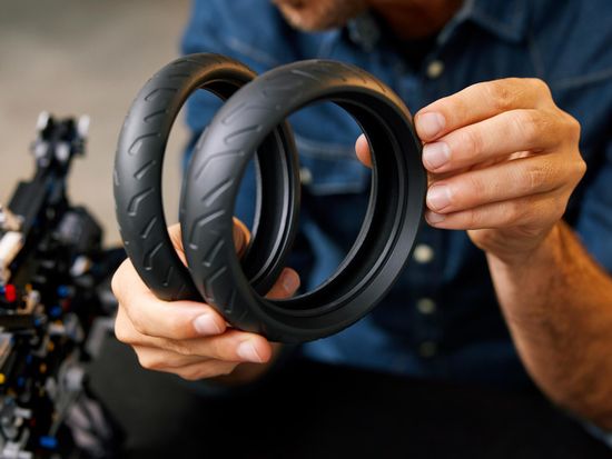 LEGO Technic 42130 BMW M 1000 RR