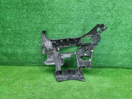 Кронштейн переднего бампера BMW X5 G05 (18-23)