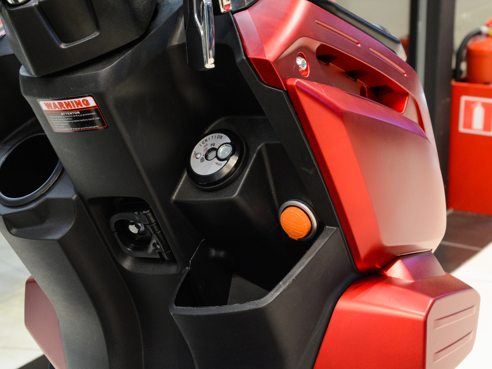 Скутер Vento Smart 3 49cc Red matt