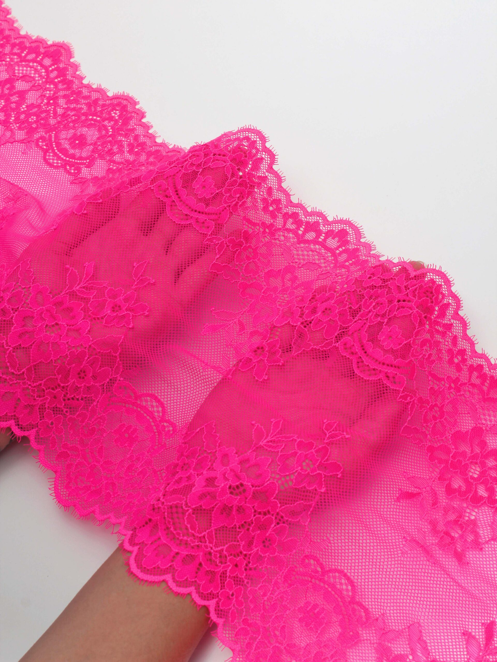 Кружево шантильи розовое неоновое эластичное ширина 22 см ОТРЕЗ 0,42 см