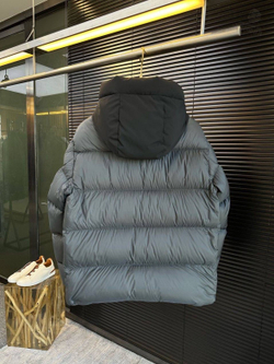 Пуховик Moncler