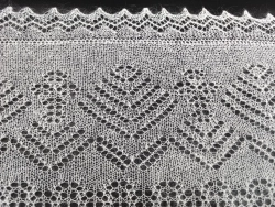 Оренбургский пуховый платок-паутинка А120-01 белый отбеленный