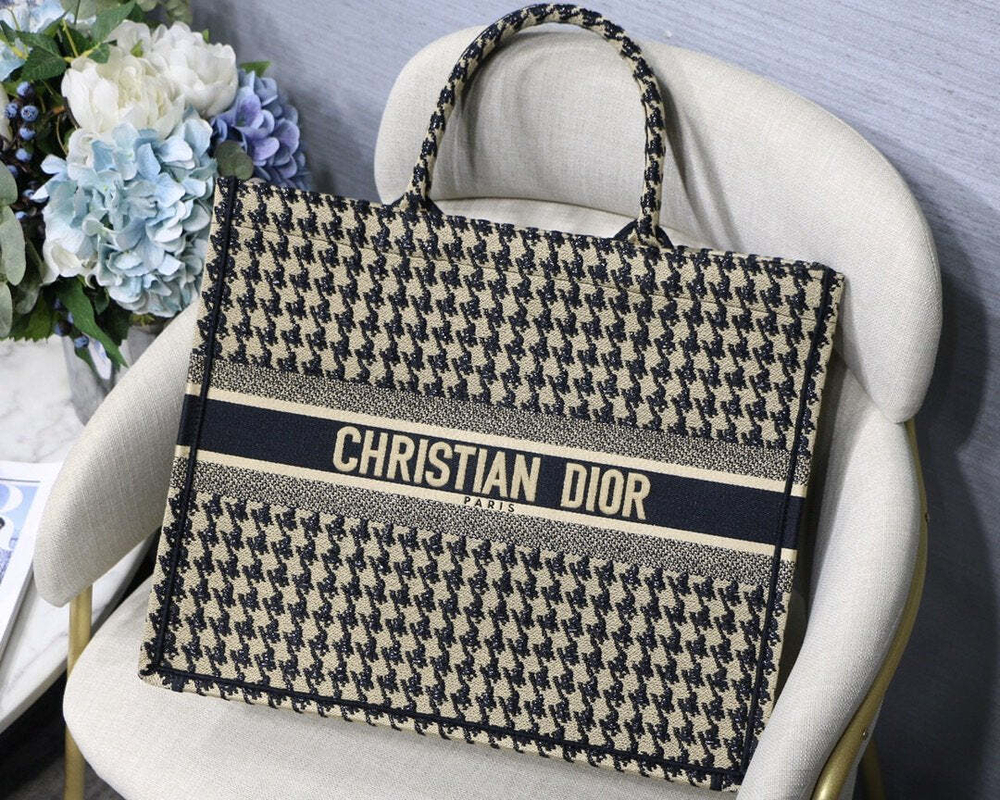 Christian Dior Book Tote 42 cm