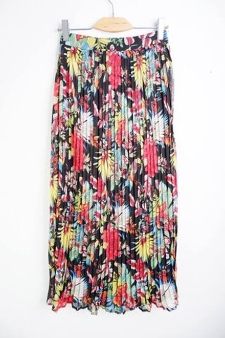 Юбка-плиссе Mela красивой расцветки, маркировка 38, визуально на 44 размер