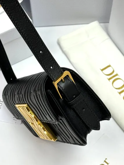 Сумка с клапаном Miss Dior черный