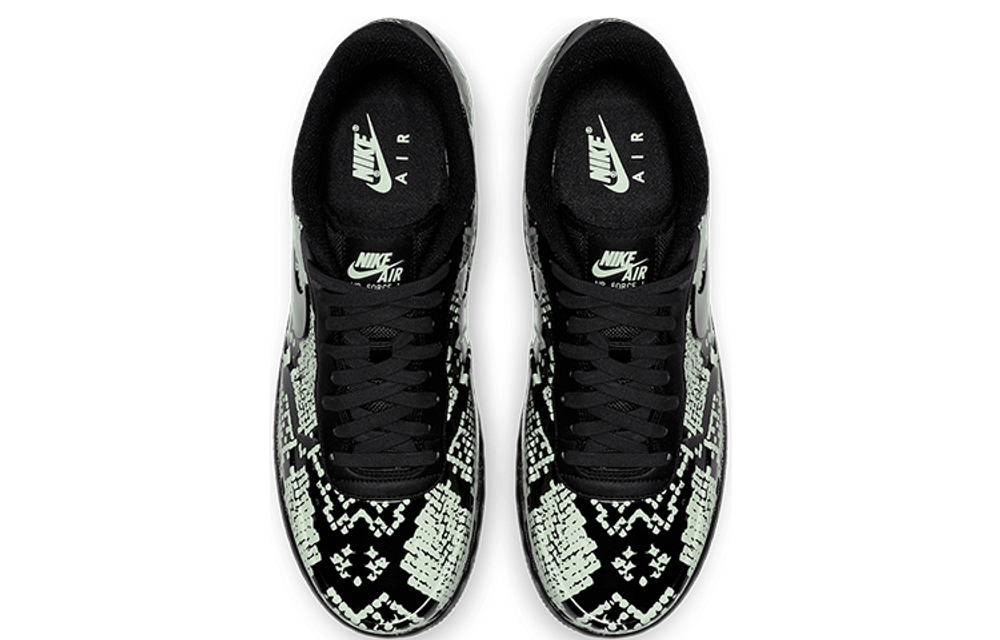 Air force 1 white foamposite hotsell