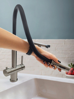 Смеситель для кухни с гибким изливом AltroBagno Flusso 050203 GM