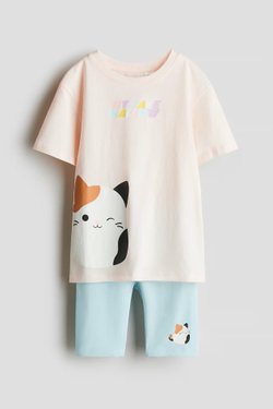 H&M Комплект из футболки и шорт с принтом, светло-розовый