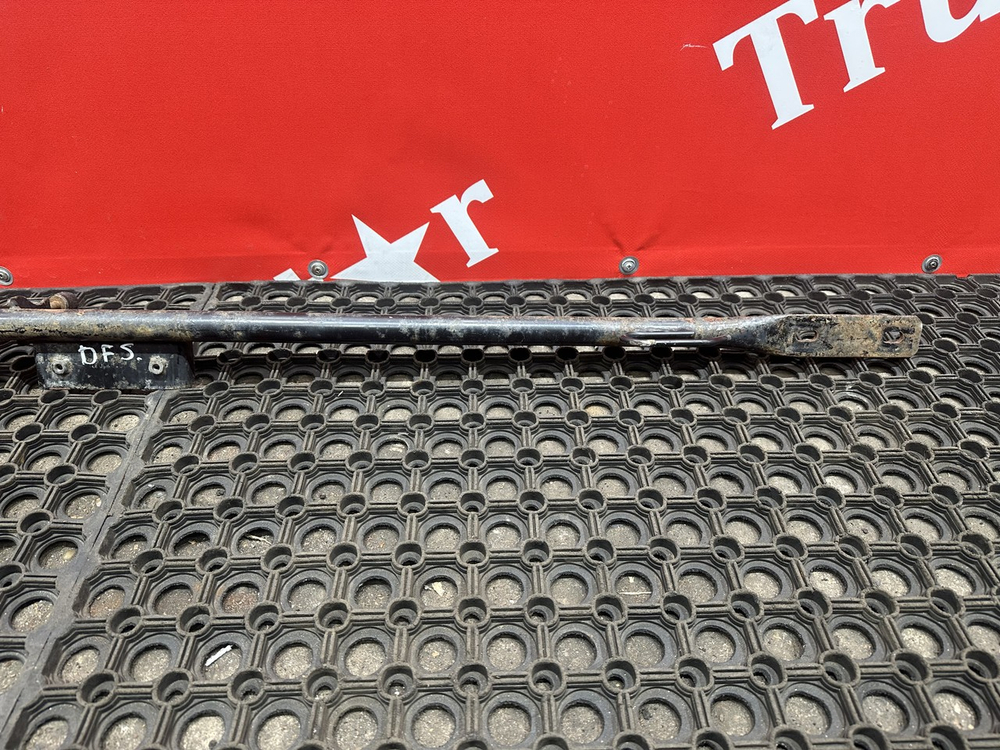 Кронштейн замка капота 2023г