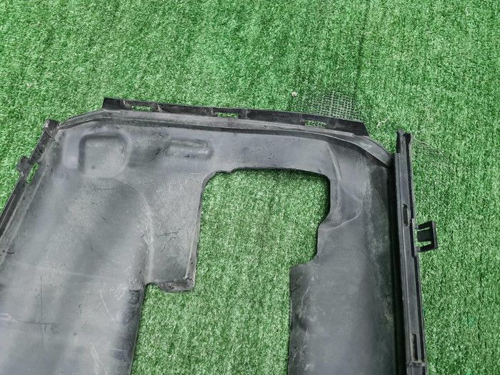 Воздуховод переднего бампера Porsche 911 992 18-нв