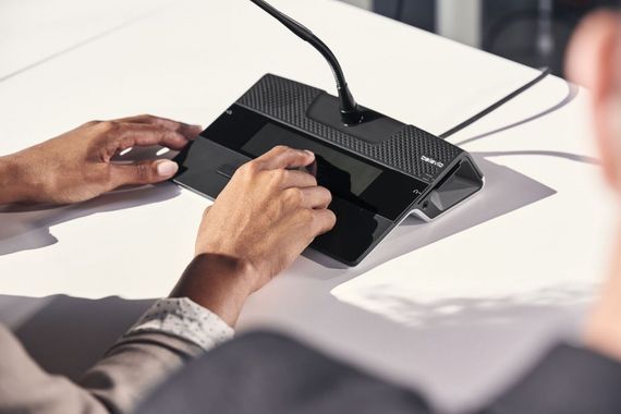 Televic Confidea FLEX Универсальный настольный микрофонный пульт