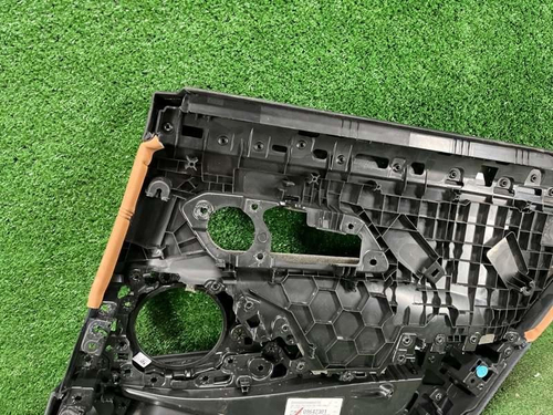 Обшивка двери задняя левая BMW 3er G20 (2018-н.в.)