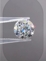 Серьги с муассанитами