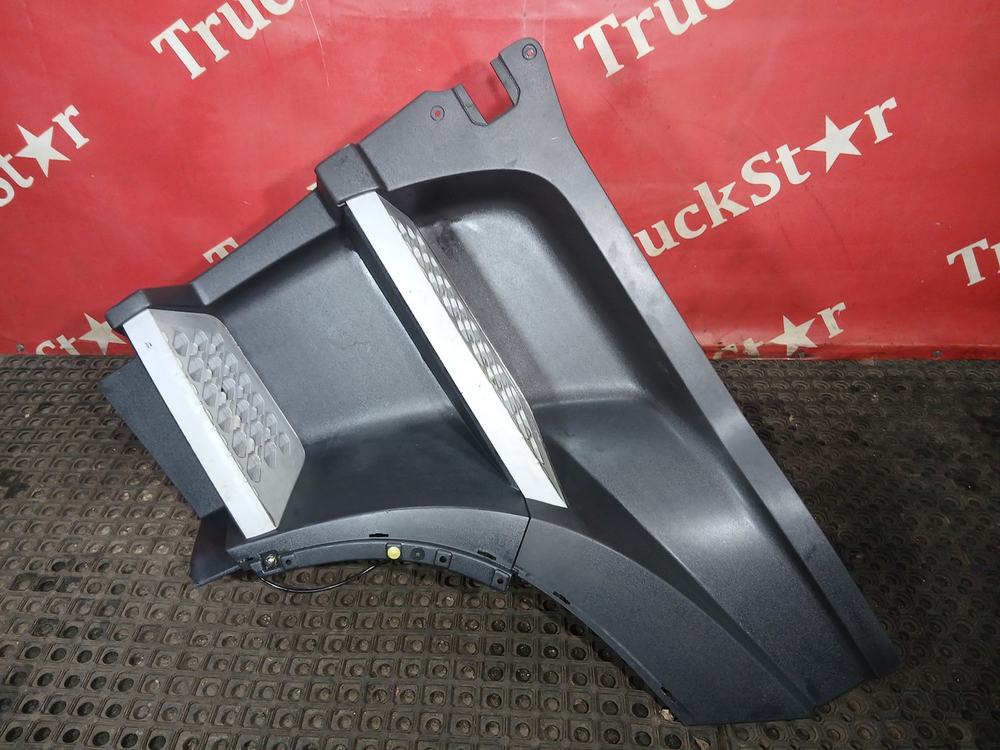 Корпус подножек левый