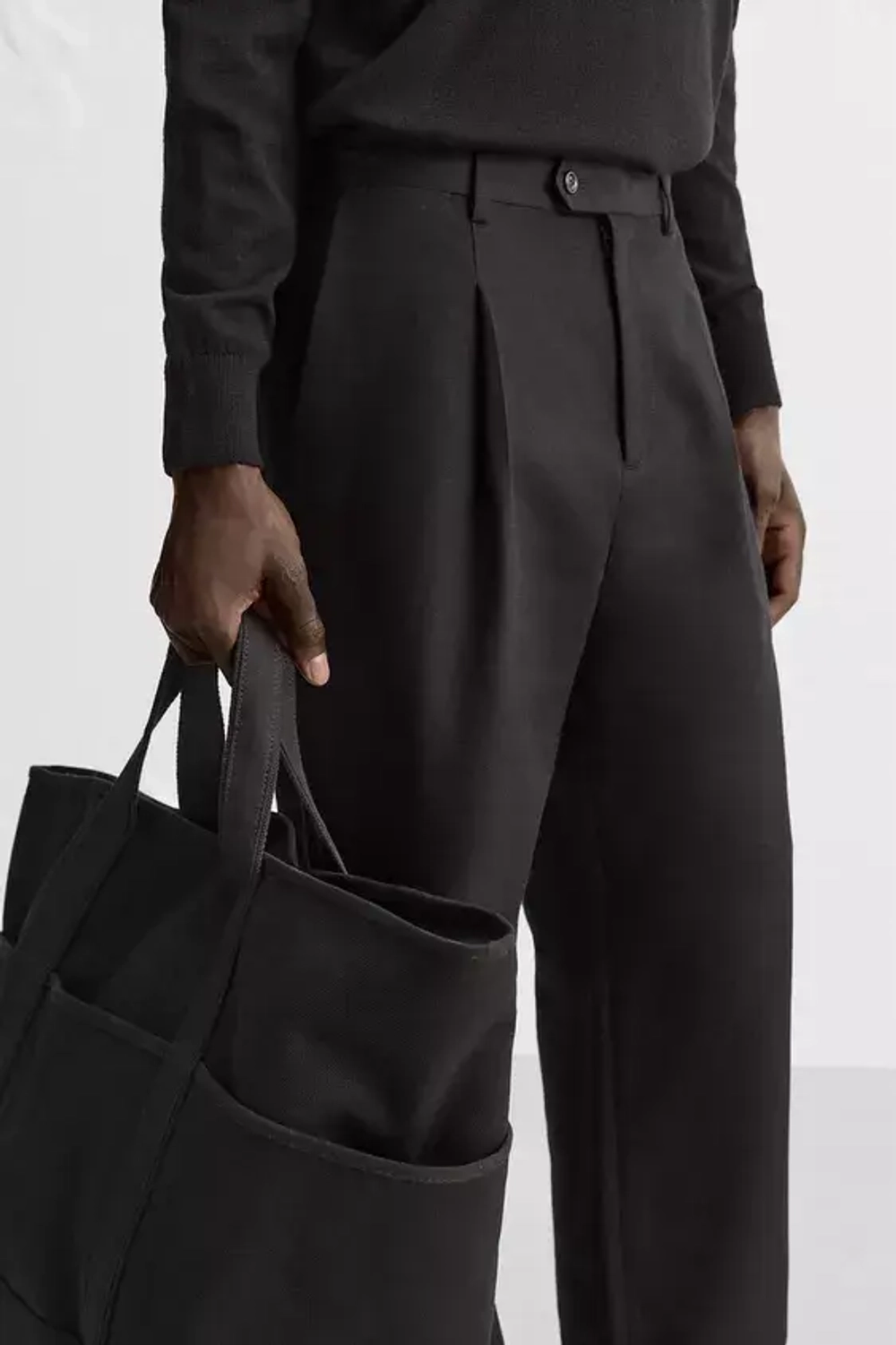 ZARA БРЮКИ ИЗ ХЛОПКА И ШЕРСТИ СО СКЛАДКАМИ, ЧЕРНЫЙ