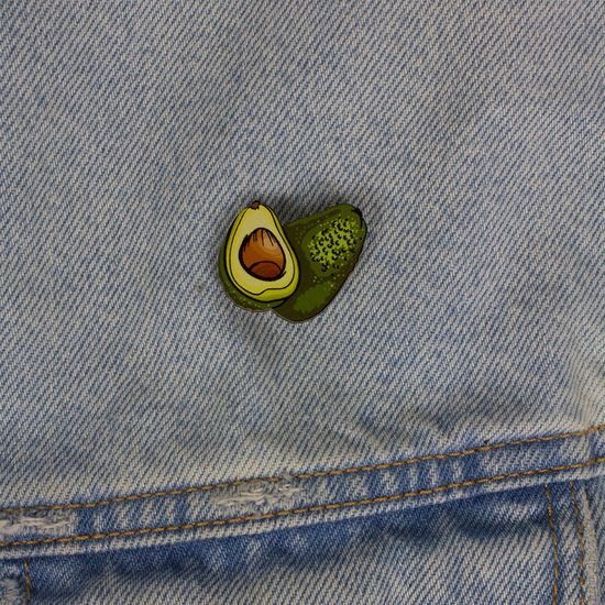 Деревянный значок. Авокадо
