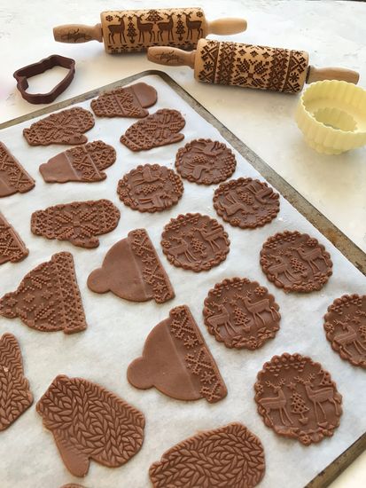 Малая скалка с узором Роза Сэльбу