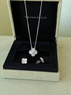 Кулон Van Cleef & Arpels