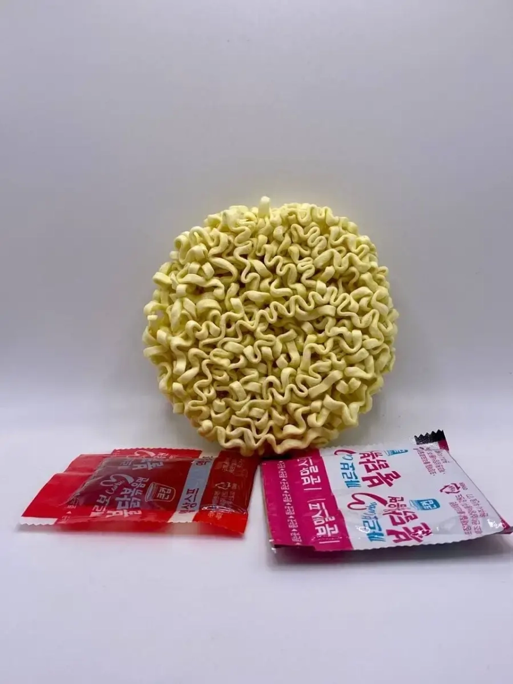 Лапша Hot Chicken острая курица и крем карбонара