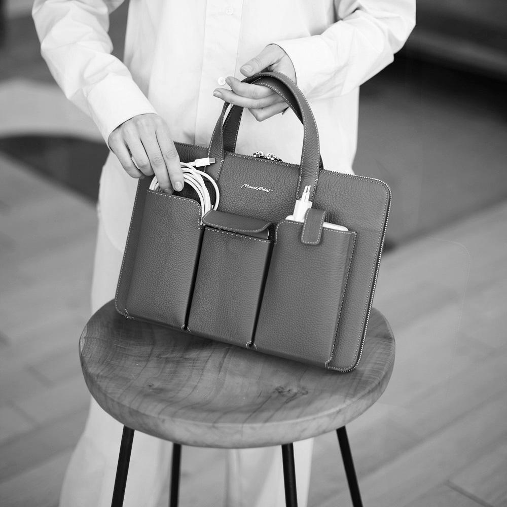 Сумка для MacBook Pro 13 - 14 с карманами из кожи теленка, черного цвета