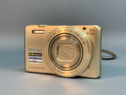 Nikon Coolpix S7000