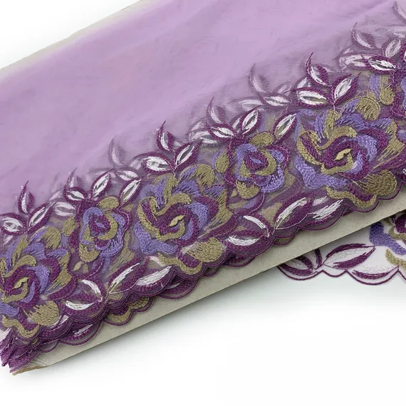 Вышивка на сетке лаванда (левая) 20 см