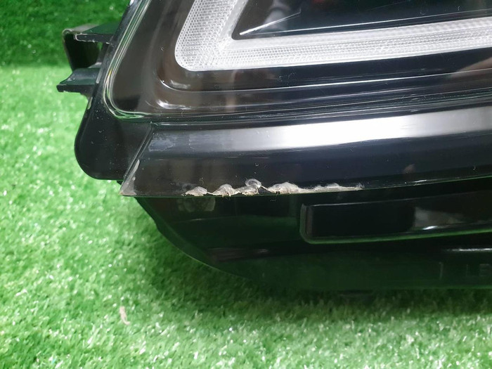 Фара левая Range Rover Velar (2017-2023) LED